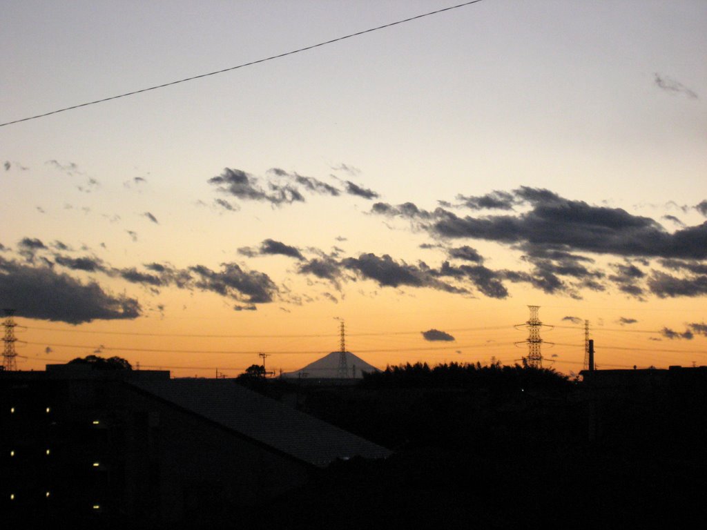 川口市より望む富士山 (Mt. Fuji seen from Kawaguchi) by chimura