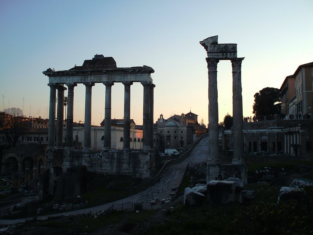 Roma, Italy by Janusz Duda