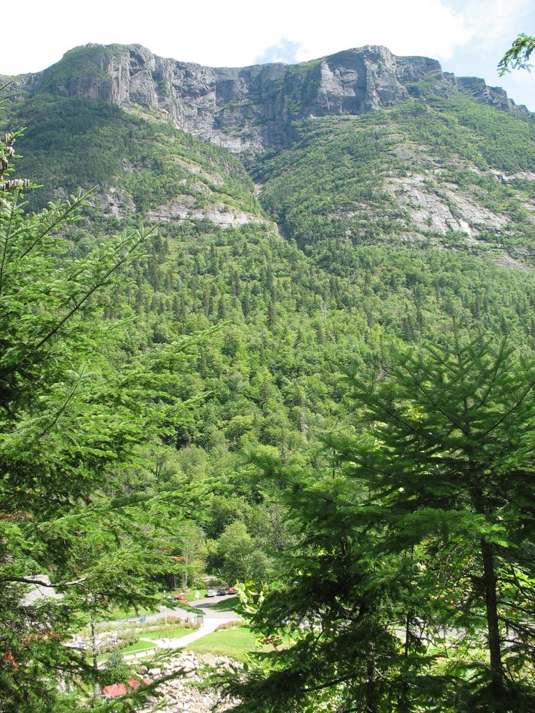 Acropole des draveurs, Gorge de la rivière Malbaie, Québec, Canada by blue_note