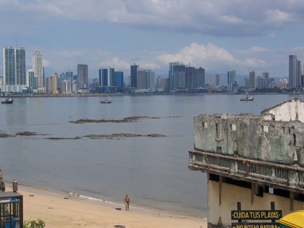 Desde el Casco Antiguo by E.F.Costas