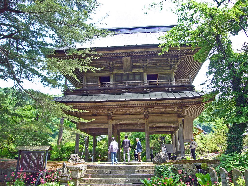 The temple gate at the floral temple Kitijyouji_2 by kawamura masamichi