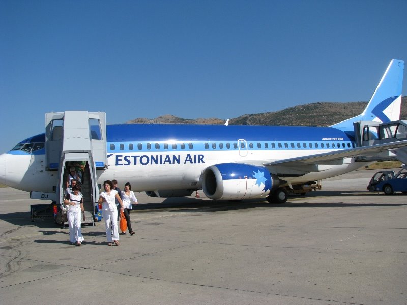 Estonian Air in Dubrovnik Airport by pavelkit