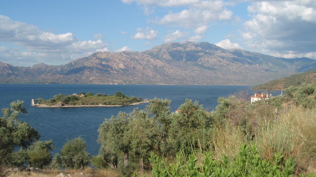 Bafa lake by izzet ugutmen