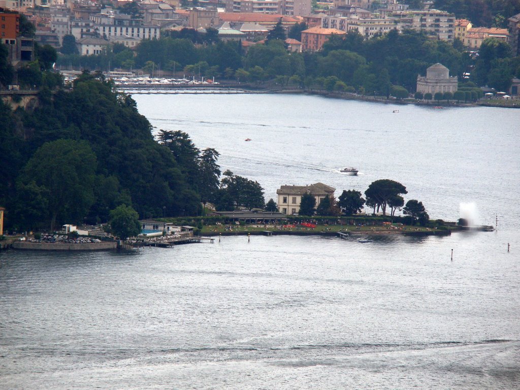 View of Como by [iondanielpuiu]