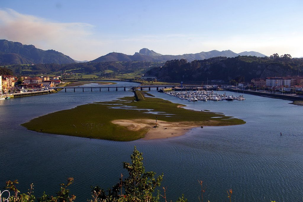 Ria del Sella, Ribadesella,Asturias by Antonio Alba