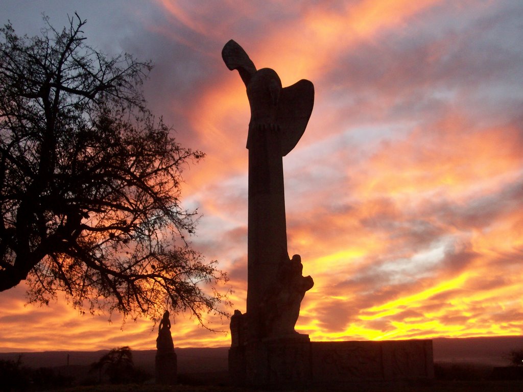 Monumento al indio Bamba en Estancia Vieja ••(foto: Frank Boore)•• by Frank Boore