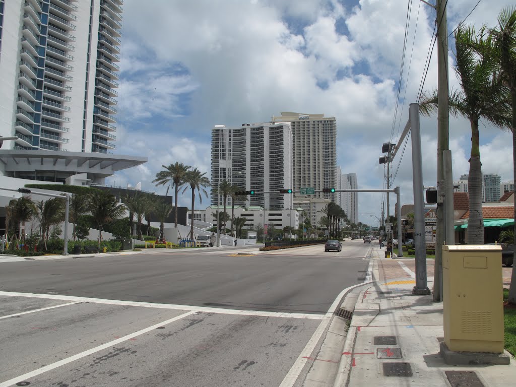 Collins Avenue, Sunny Isles Beach, Looking South by Emilio74