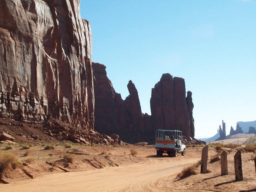 Monument Valley Tribal Park by Peetje