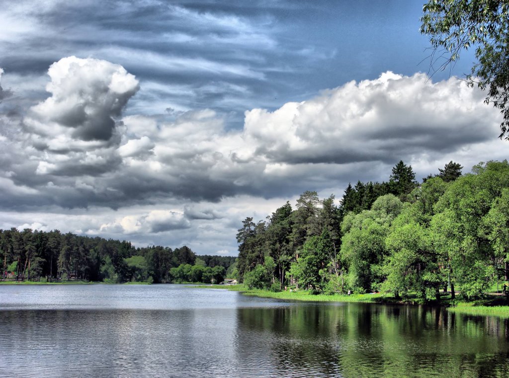 Kratovo, Moscow Oblast, Russia by Andris Malygin