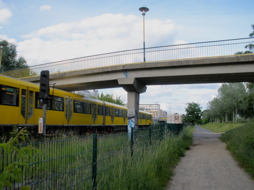 U-Bahn, Linie U5, Hellersdorf by Odor