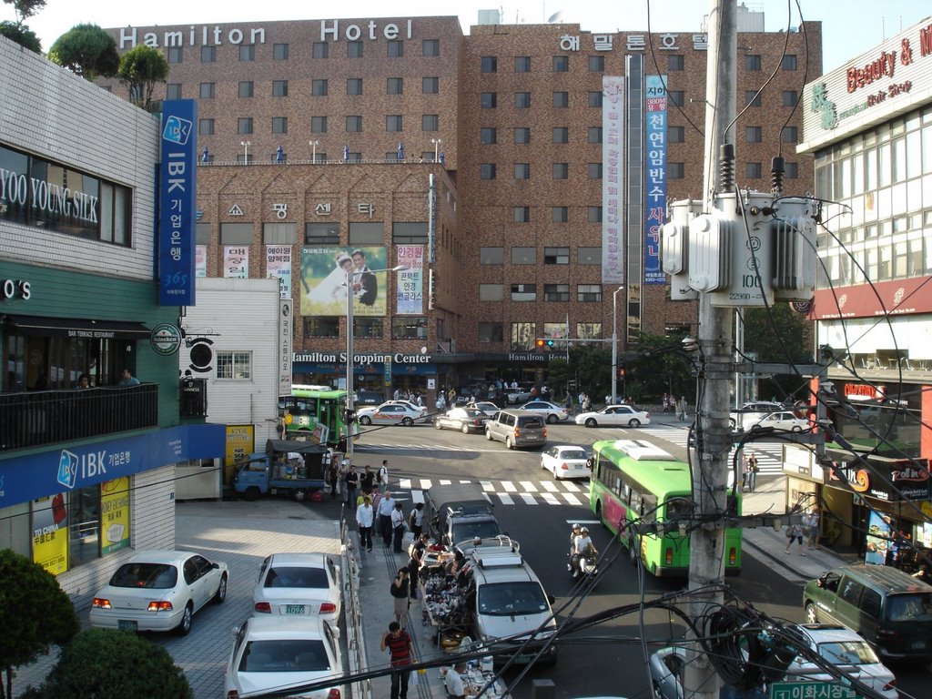 Itaewon - View from Chef Meili restaurant's roof terrace by o.b.