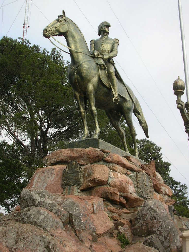 Parque Independencia - Monumento Martin Rodriguez by Javier Suden