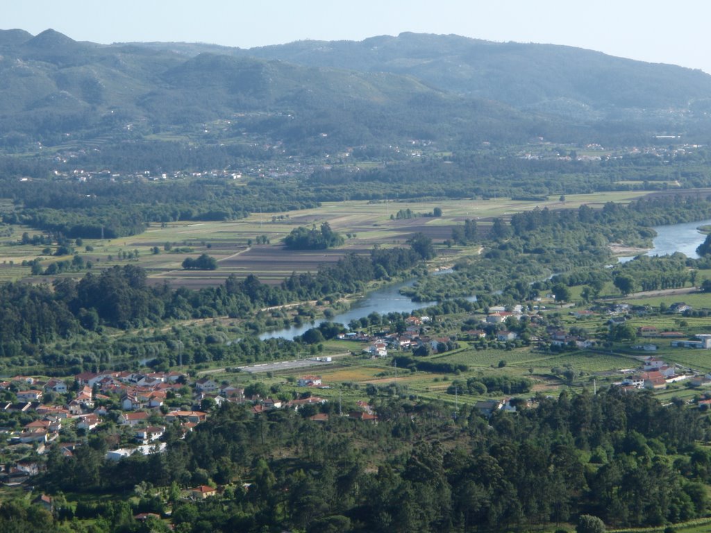 Vale do Rio Lima,Beiga by Guizel J.c