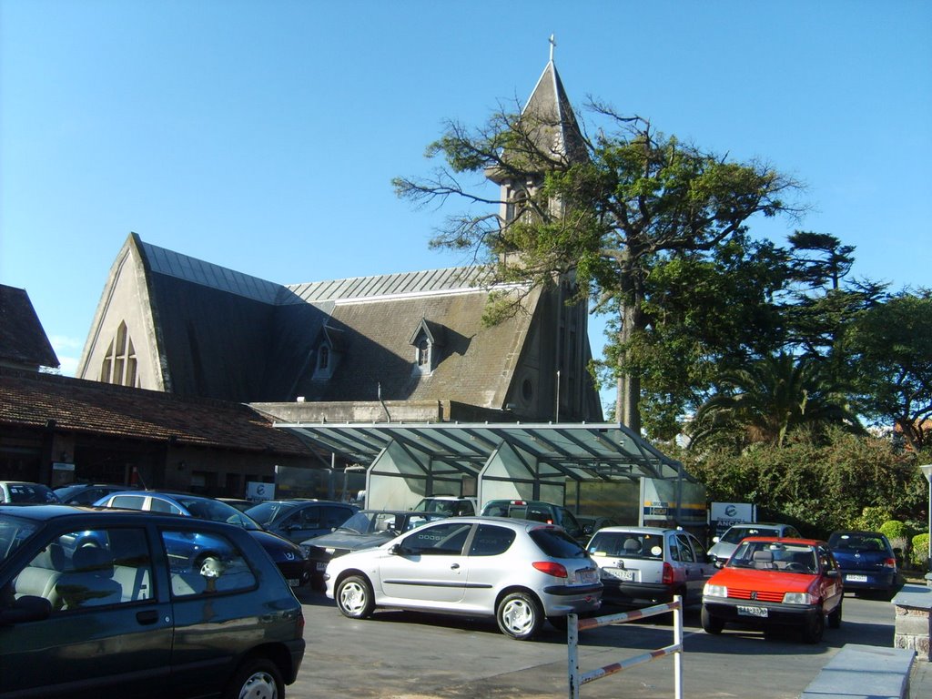 Iglesia Stella Maris de Carrasco. by Alejandro Tempesta Tastás