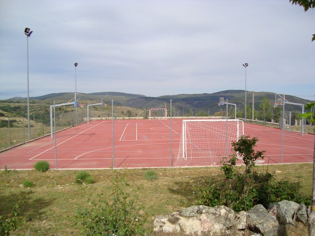 Santa María de la Alameda - Campos de fútbol sala y baloncesto by Ekirnexx