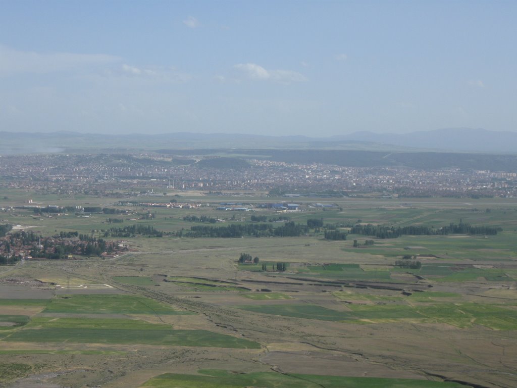 Mihalgazi yolundan Eskişehir by Ömer Vasfi Tuncel