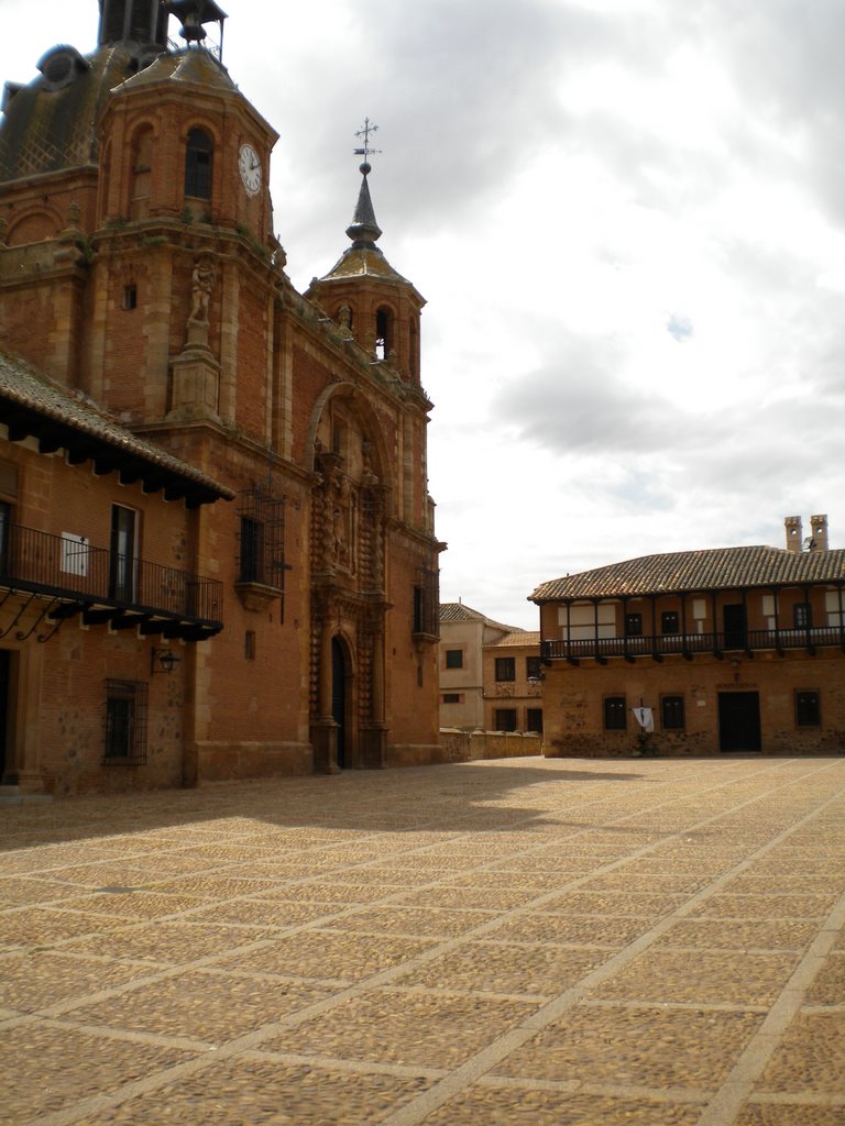 Plaza San Carlos del Valle 1 by Luis Miguel Cano