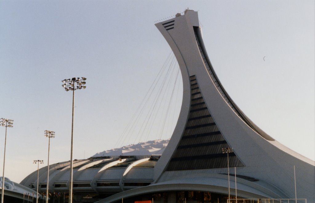 Montréal - Piscine Olympique by Yannick MEYER