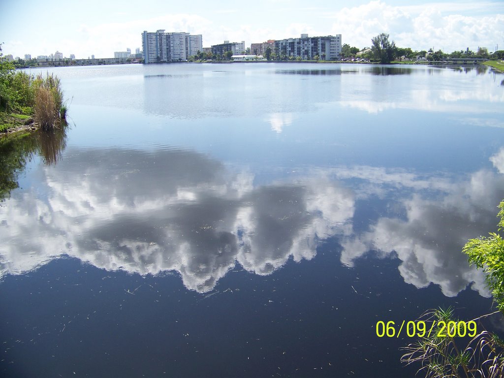 No Name Lake off I95 by ROBJLOZANO