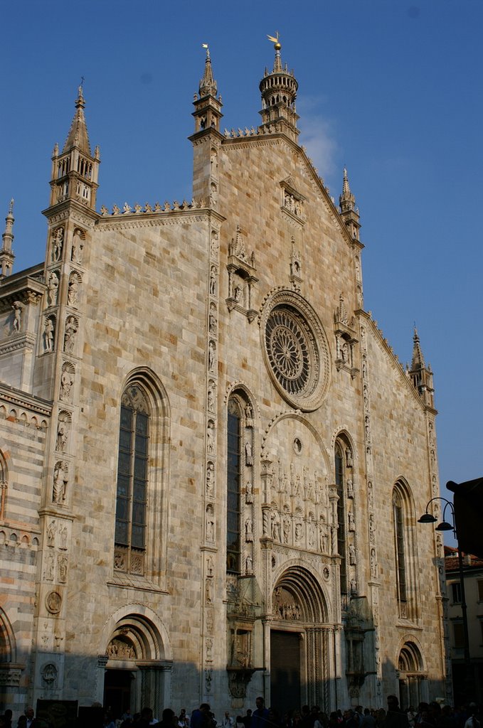 Duomo de Côme by Jérôme Pinard