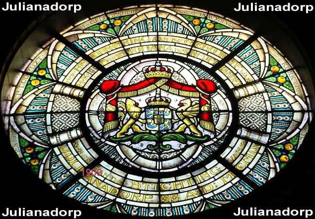 Julianadorp glas-in-lood raam kerk 1909 by julianadorp-parelvan…