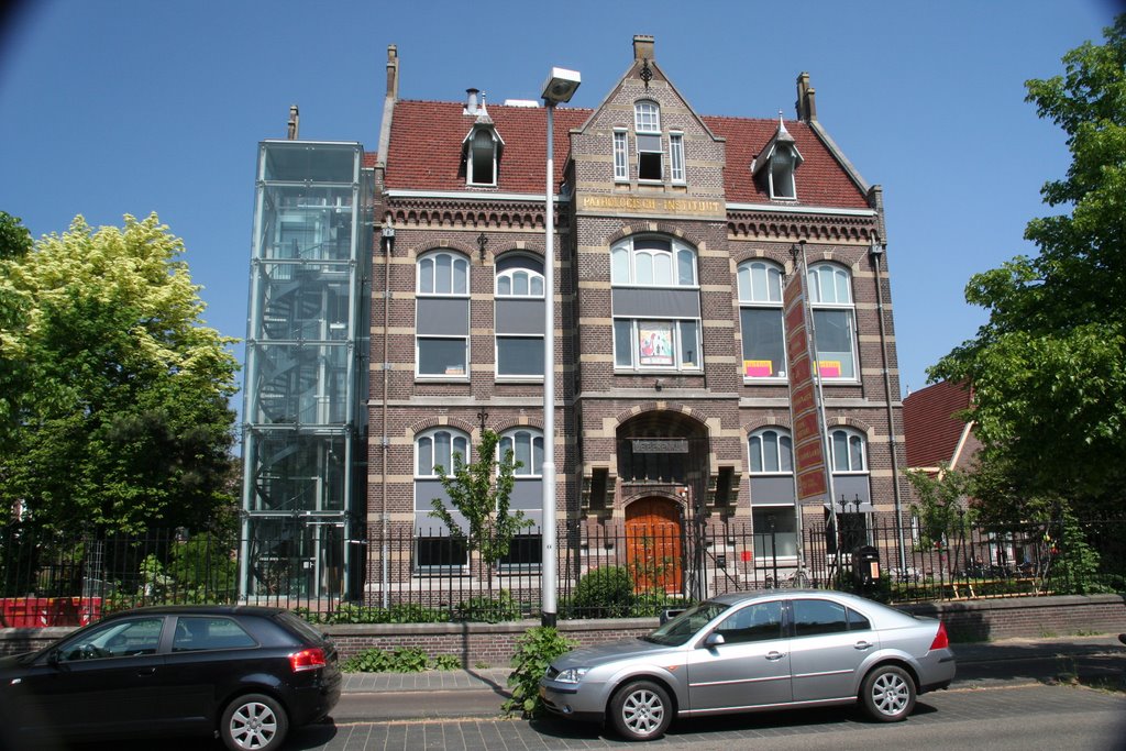 Youth theatre in the former Annie MG Schmidthuis; Utrecht by Carl030nl