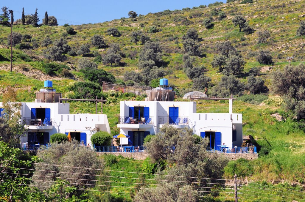 "Scala"-Aptm.- on the Hill in south-Kamilarion -Kreta by Laszlo G.