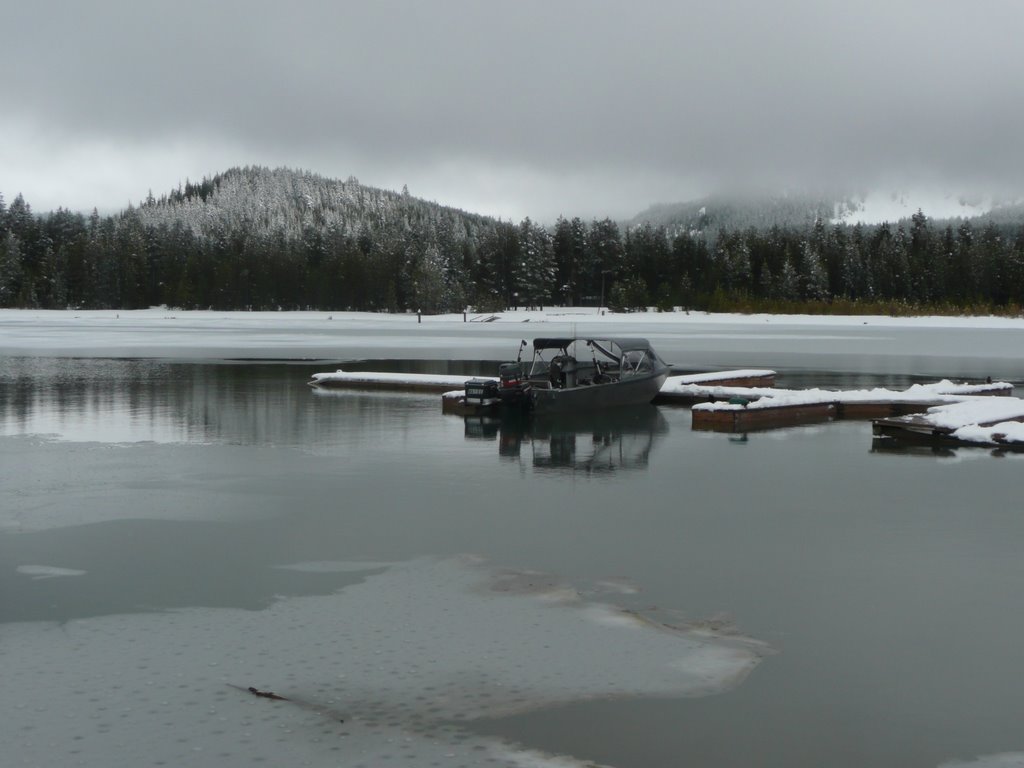 Paulina Lake in May by Merlin67