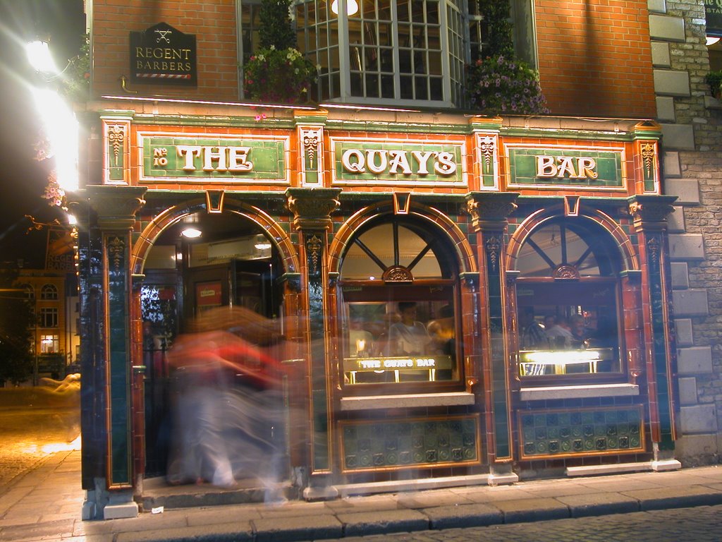 The Quay's Bar, Dublin (August 2003) by Benoit Brémilts