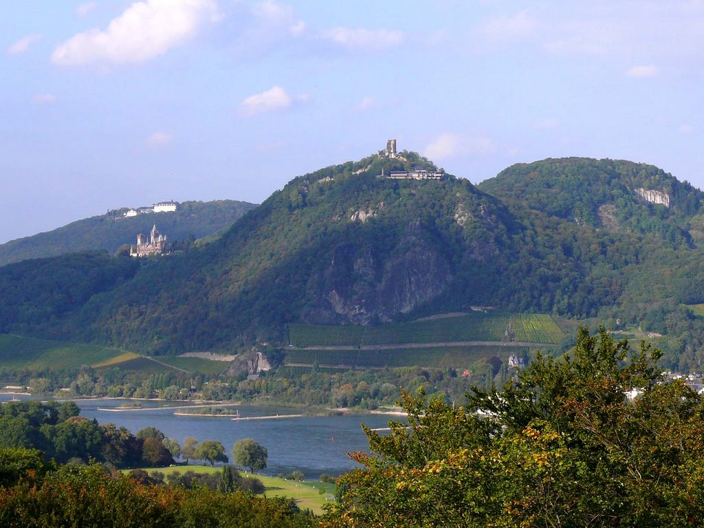 Rhein und Drachenfels by No Me