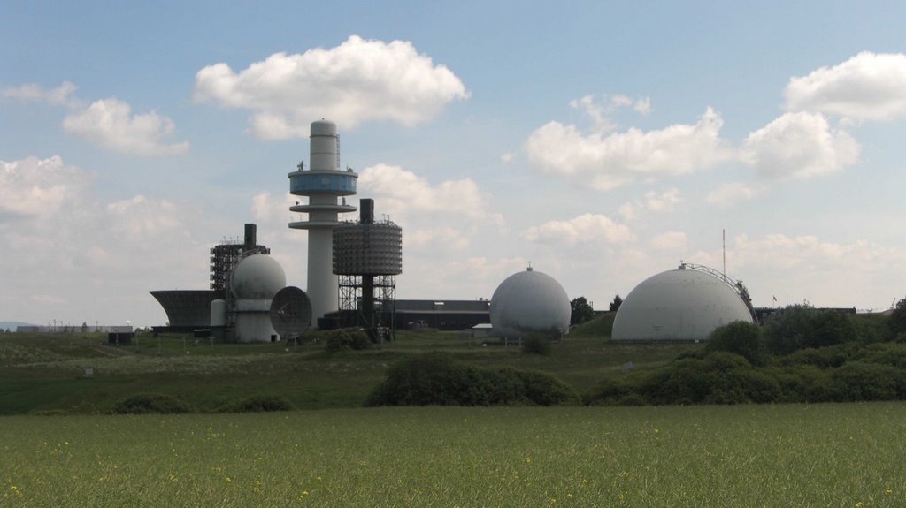 Big Brother Is Watching You! Radarstation Hof im Mai 2009 by Wolfgang REH