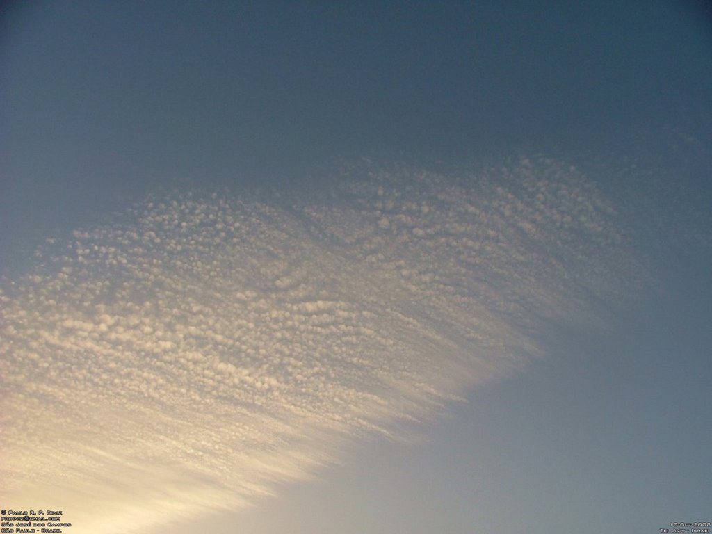 Tel-Aviv Beach - very nice cloud by Paulo Diniz