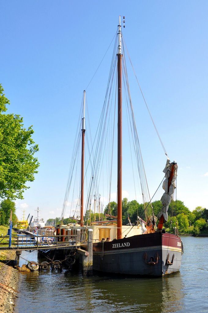 Hellevoetsluis - "Zeeland" by Ria Maat