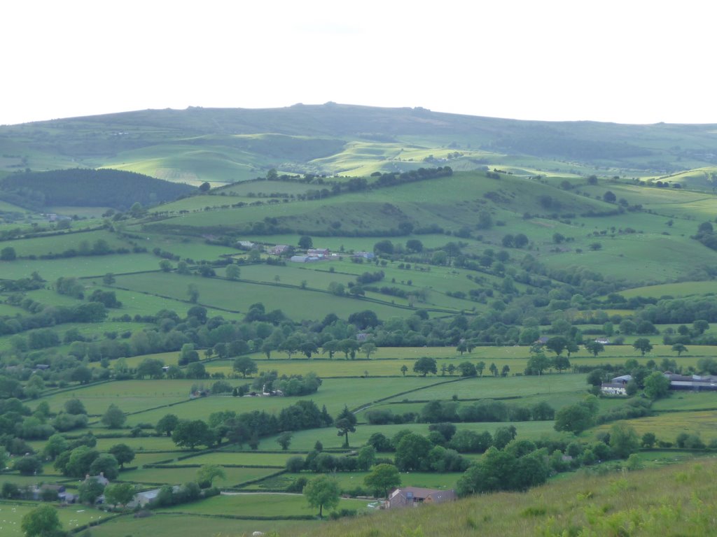 Looking north from the hang gliding launch by HG Greg