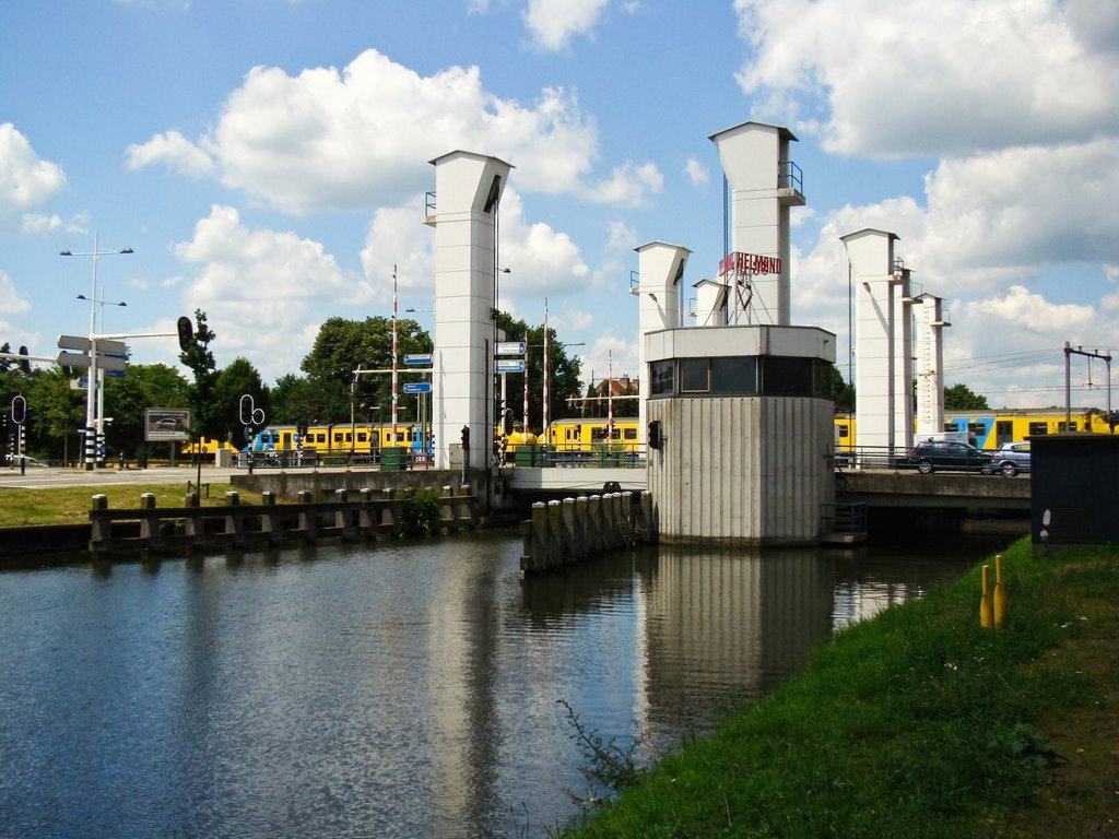 Duo hefbruggen, Kanaaldijk, Helmond by uaf