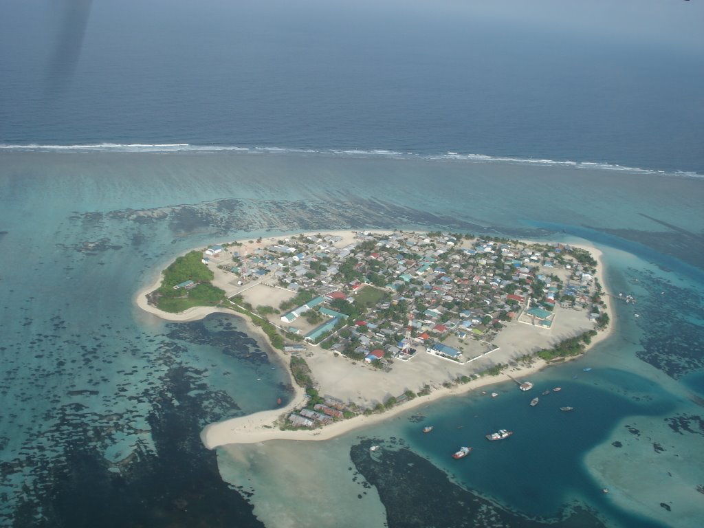 Tulhadhoo, Baa Atoll, Maldives by mkthapa