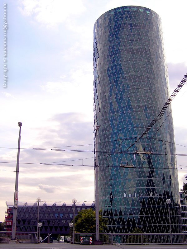 Germany: Frankfurt: Westhafen-Tower by SusieMario