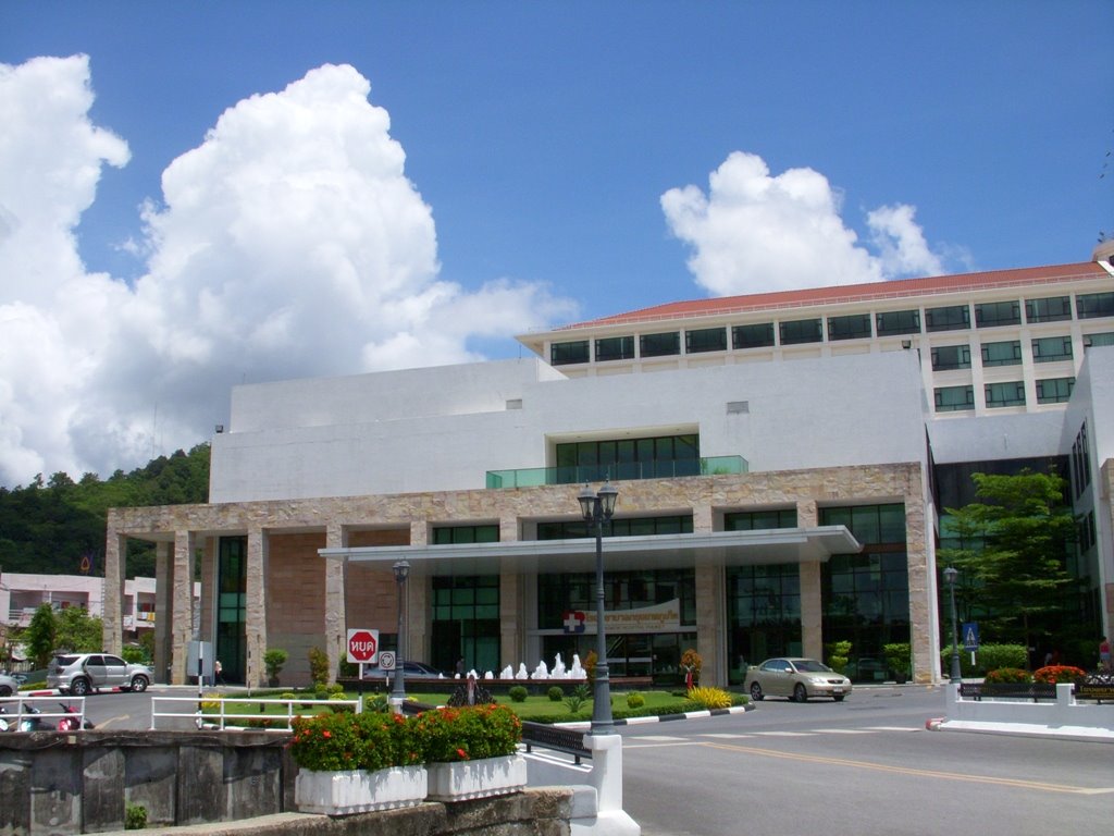 Bangkok Hospital, Phuket, Thailand by JohnMuzi