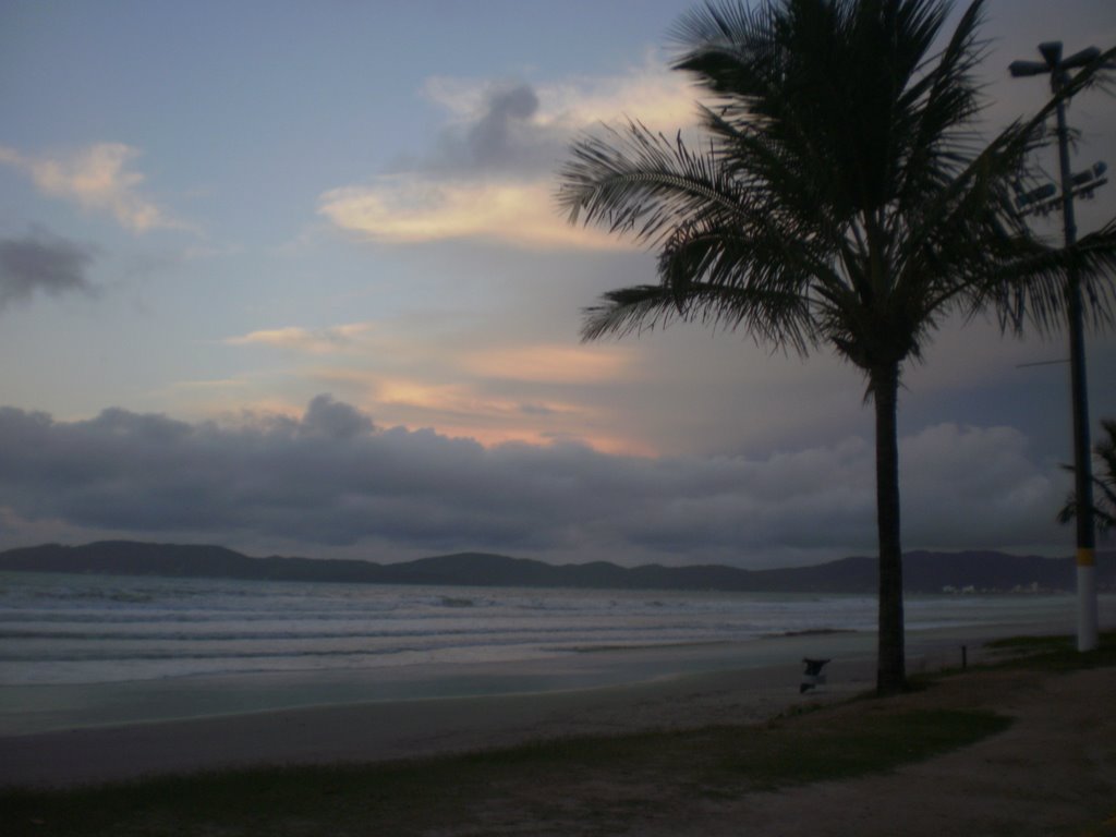 Praia de Itapema SC Brazil by Jacke Iser