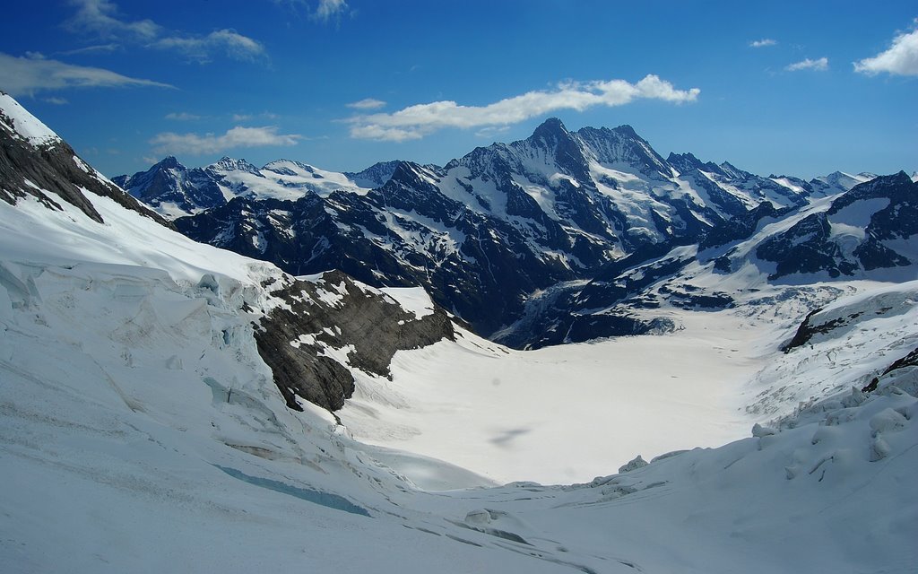 Trip Lauterbrunnen-Jungfraujoch, view from train station Eismeer 3158 m / 10361 ft by Hans J.S.C. Jongstra