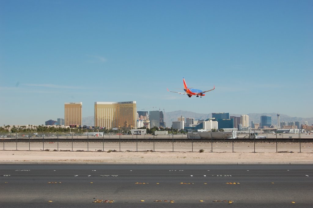 Las Vegas Planes Bring You Right To Your Room April 2009 - KMF by Ken Fries