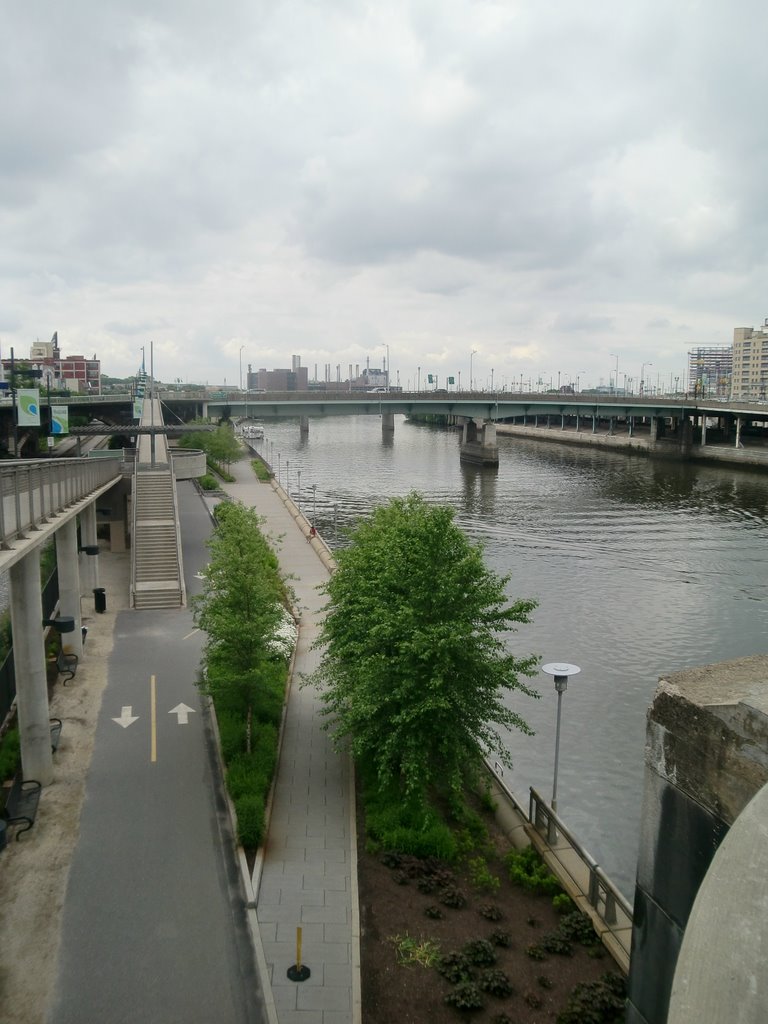 Schuylkill Banks by Andy Dinh