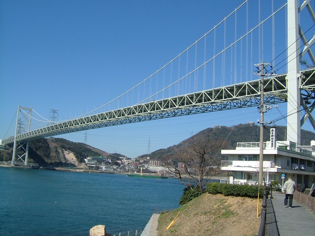 門司側から関門海峡（kanmon Bridge） by hassui