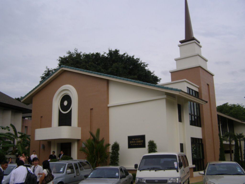 โบสถ์บางเขน Bangkhen Church by Chamrat Charoenkhet