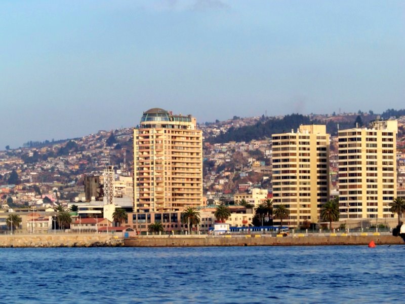 Valparaíso - vista del puerto desde paseo en lancha by olivaresmarcos