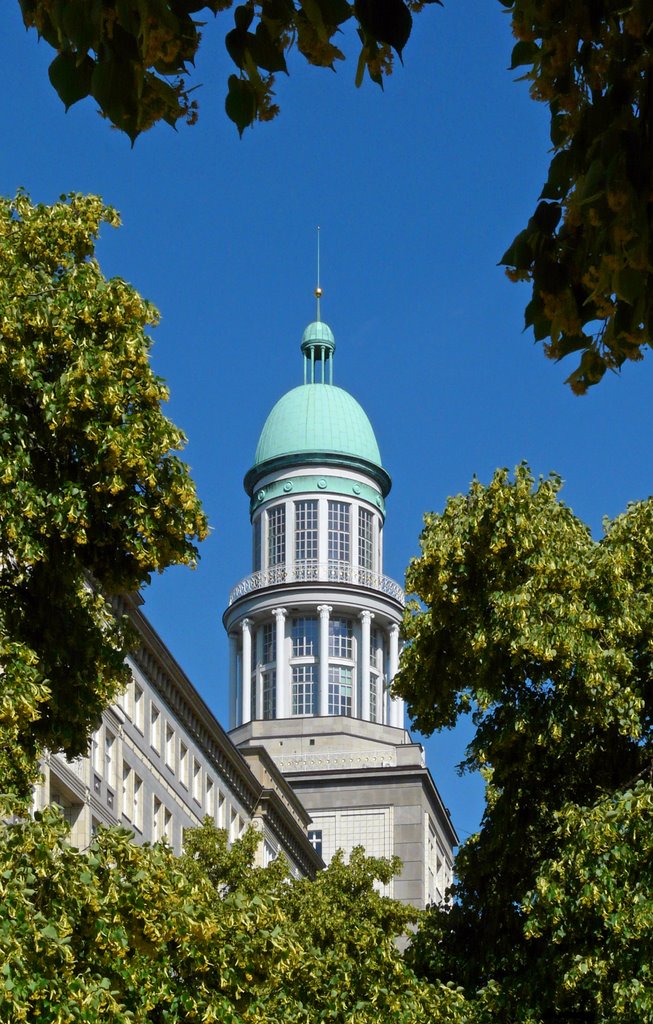 Frankfurter Tor, Nordturm by christine.www