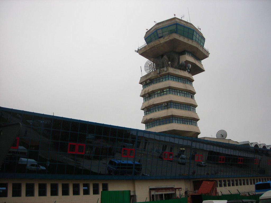 Aeropuerto de Otopeni Internacional. Año 2006, durante mi Tercer Viaje a Rumania by viajeroandaluz