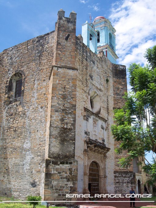 FACHADA CONVENTO DE SAN MARTÍN CABALLERO, HUAQUECHULA, PUEBLA by Ismael Rangel Gómez