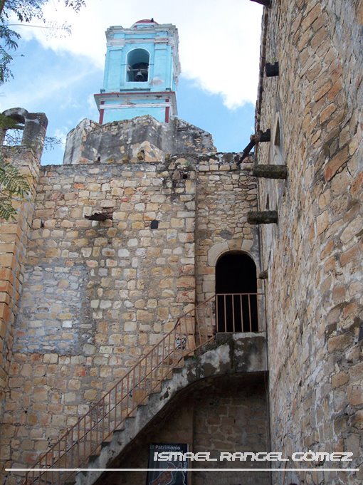 CONVENTO DE SAN MARTÍN CABALLERO, HUAQUECHULA, PUEBLA by Ismael Rangel Gómez