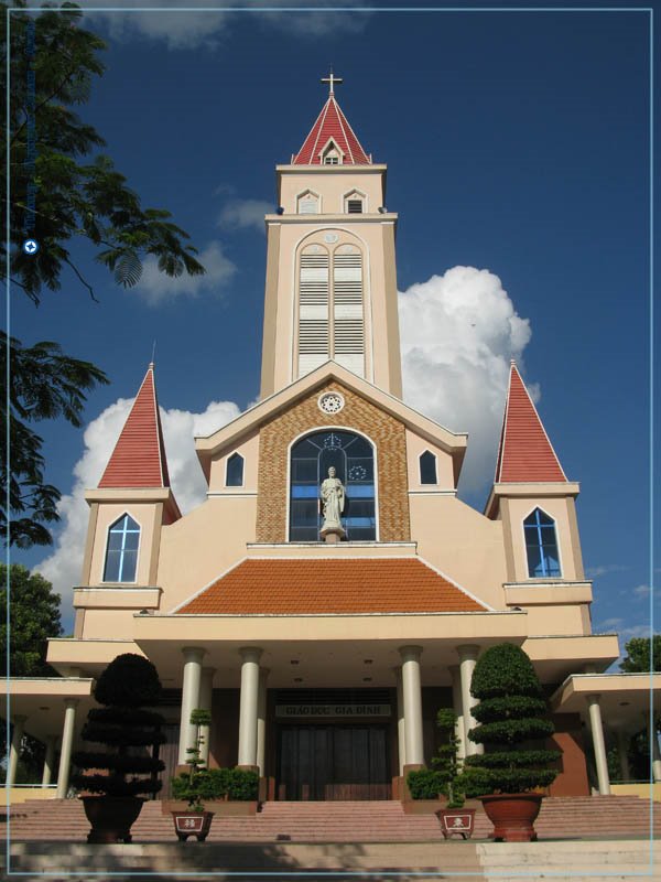 PhucLâm church by Vietnam - Paracels